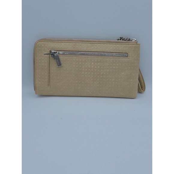 Hobo International Rylan Pumice Damask Embossed Leather Wallet Wristlet New - Picture 2 of 12